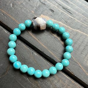 NWOT Turquoise Beaded Bracelet